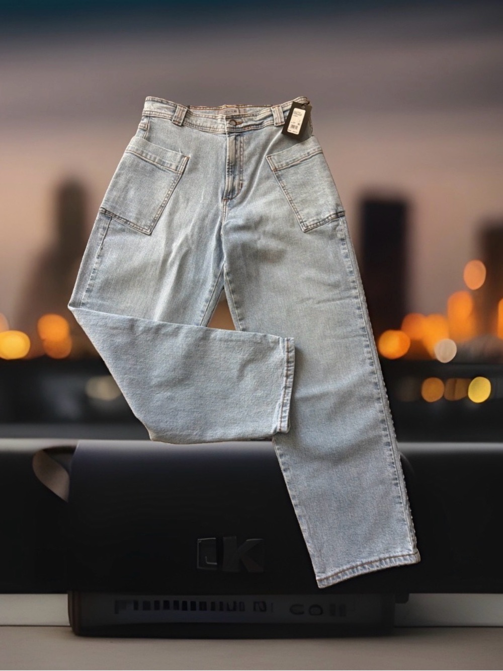 JOE'S Jeans "The Luanda" Patch Pocket Barrel Leg Women’s Size 27 Jeans. NWT.